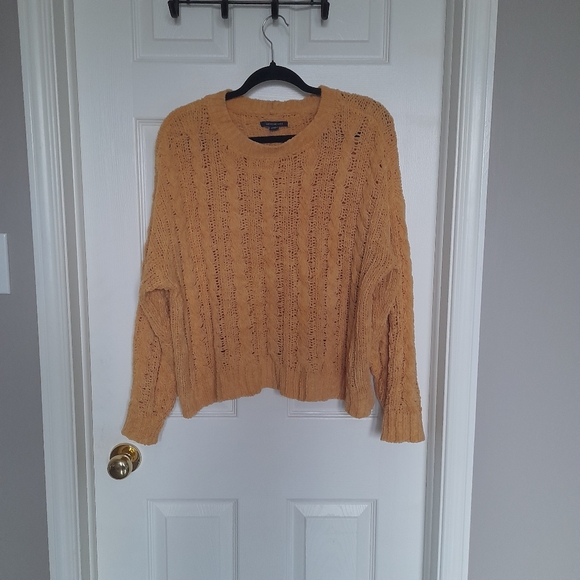 American Eagle Sweater - Picture 2 of 8